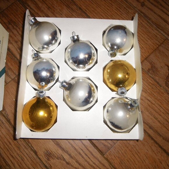 8 Vintage Pyramid Glass Decorative Ornaments - 6 Silver & 2 Gold - Picture 2 of 2